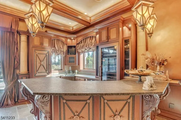 $2,900,000 | 307 Freemans Lane, Franklin Lakes, NJ 07417