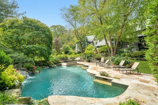 $2,900,000 | 307 Freemans Lane, Franklin Lakes, NJ 07417