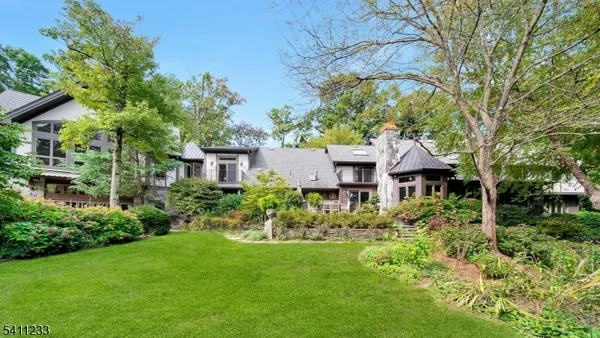 $2,900,000 | 307 Freemans Lane, Franklin Lakes, NJ 07417