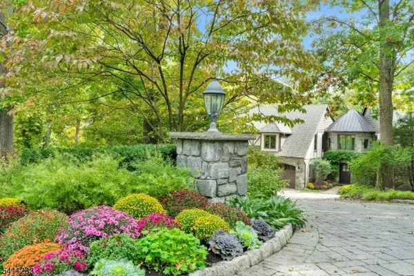 $2,900,000 | 307 Freemans Lane, Franklin Lakes, NJ 07417