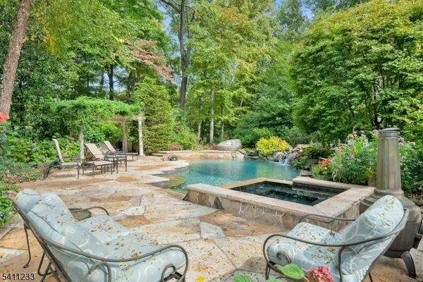 $2,900,000 | 307 Freemans Lane, Franklin Lakes, NJ 07417