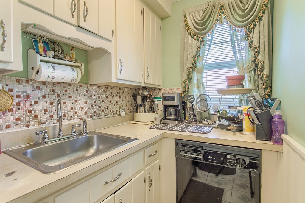 3 Loring Road Methuen, MA 01844 - Photo 4 of 23 Gallery Image 4