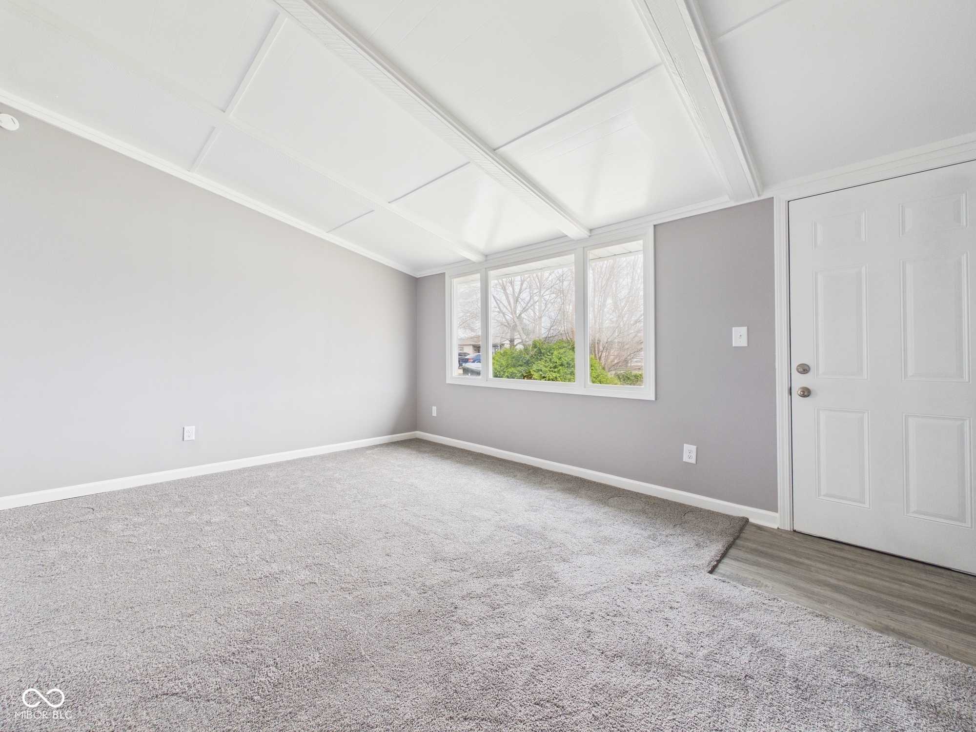 4221 Brown Street Anderson, IN 46013 - Photo 2 of 26