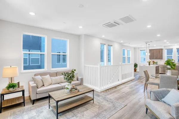 $990,000 | 549 Yale Way, San Jose, CA 95117