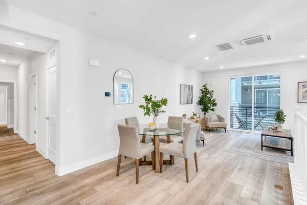 $990,000 | 549 Yale Way, San Jose, CA 95117