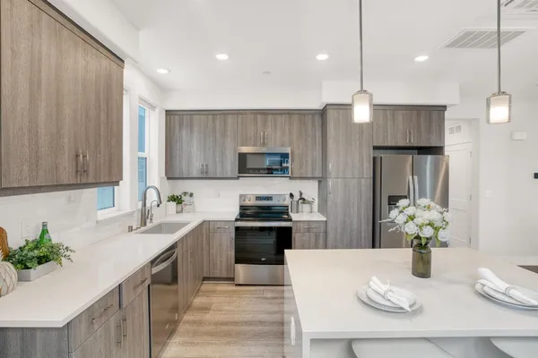 $990,000 | 549 Yale Way, San Jose, CA 95117