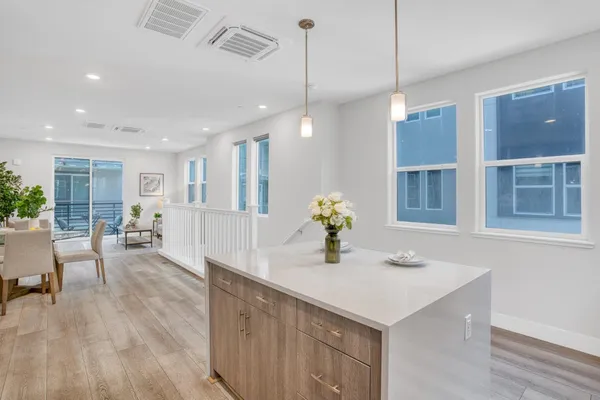 $990,000 | 549 Yale Way, San Jose, CA 95117