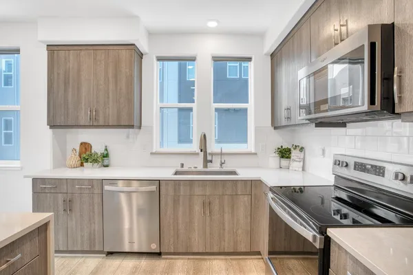 $990,000 | 549 Yale Way, San Jose, CA 95117