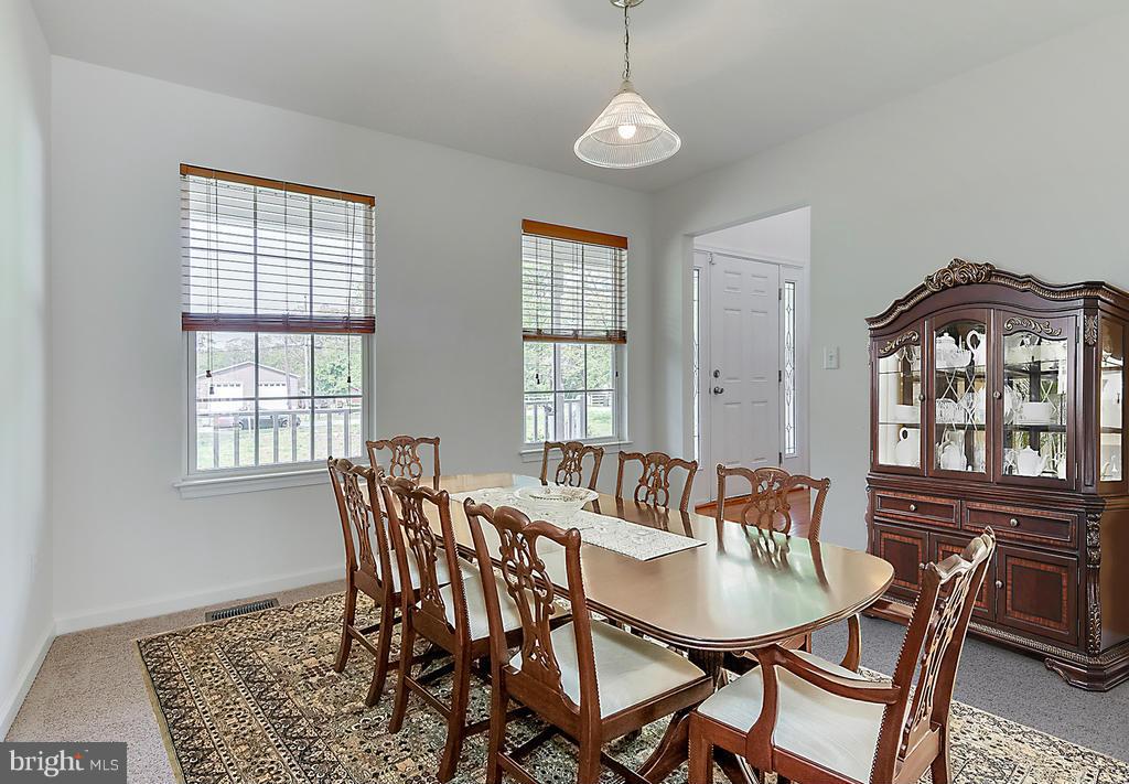 333 Riverside Drive Pasadena, MD 21122 - Photo 8 of 14 Dining Room sample
