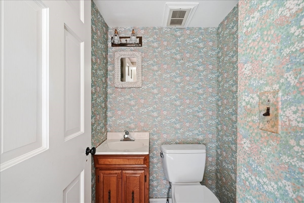 97 Green Street Needham, MA 02492 - Photo 5 of 42