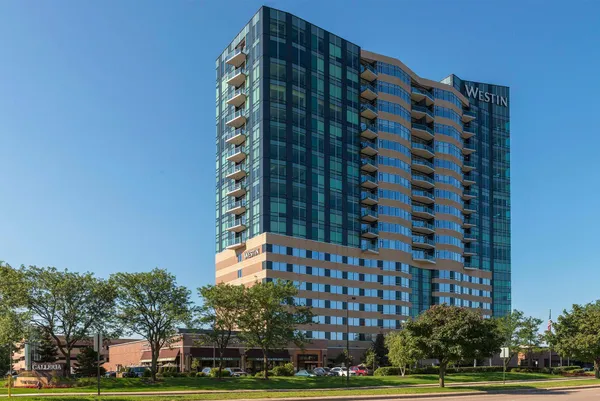 $899,000 | 3209 Galleria, Unit 905, Edina, MN 55435