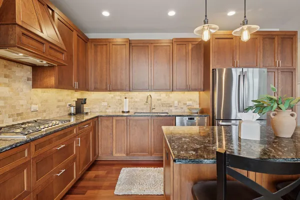 $899,000 | 3209 Galleria, Unit 905, Edina, MN 55435