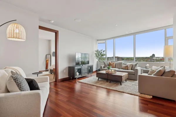 $899,000 | 3209 Galleria, Unit 905, Edina, MN 55435