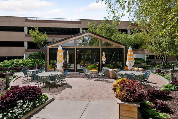 $899,000 | 3209 Galleria, Unit 905, Edina, MN 55435