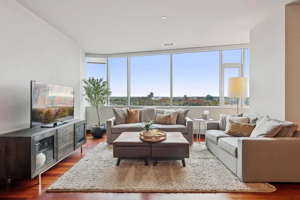$899,000 | 3209 Galleria, Unit 905, Edina, MN 55435