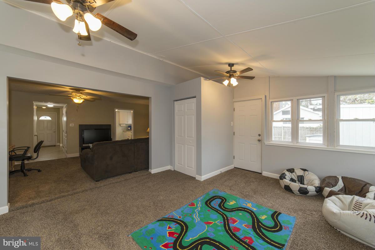 148 Shellcove Road Pasadena, MD 21122 - Photo 14 of 28 Sunroom