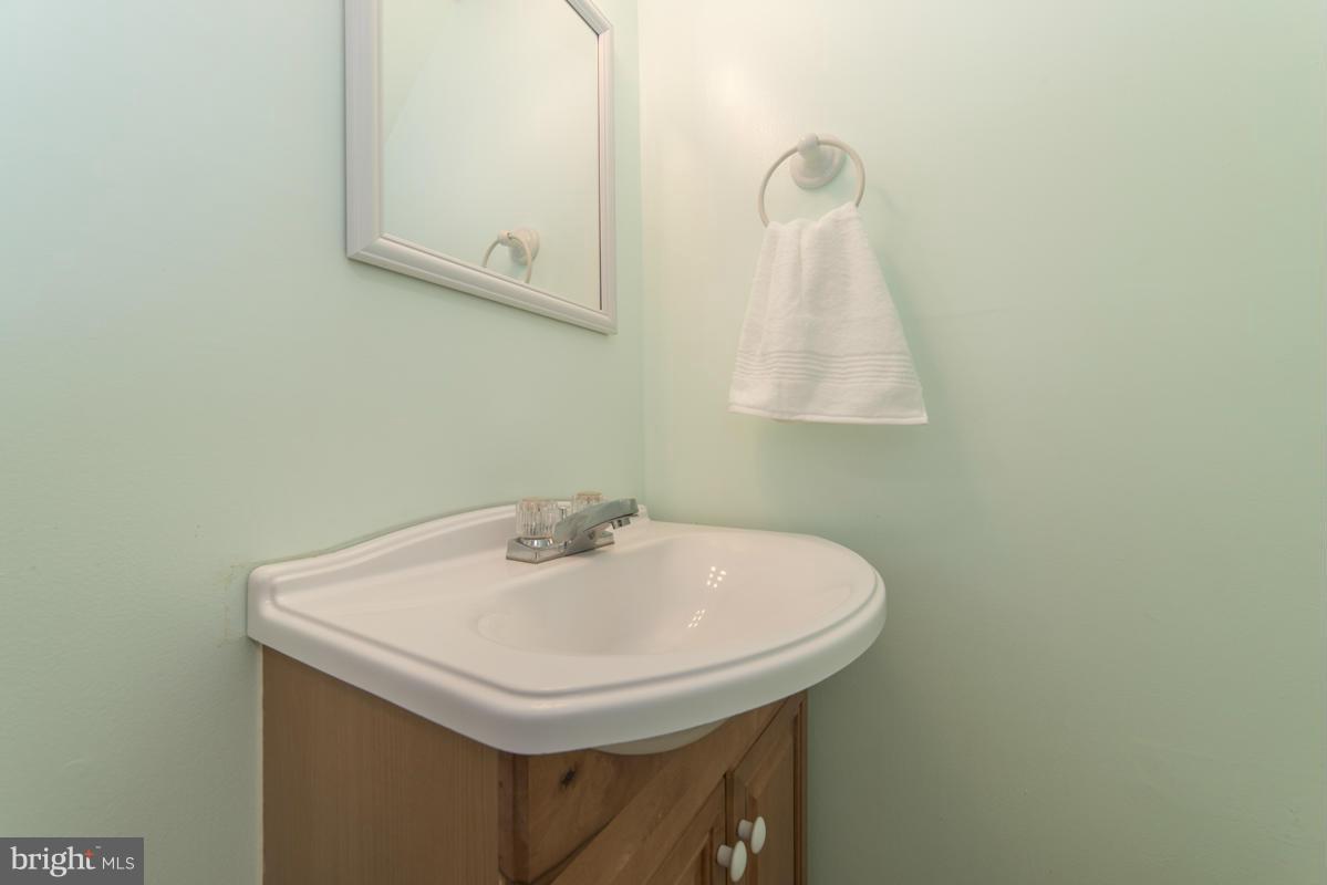 148 Shellcove Road Pasadena, MD 21122 - Photo 22 of 28 Bath