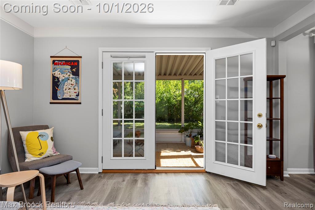23244 Tuck Road Farmington Hills, MI 48336 - Photo 10 of 53 Gallery Image 10