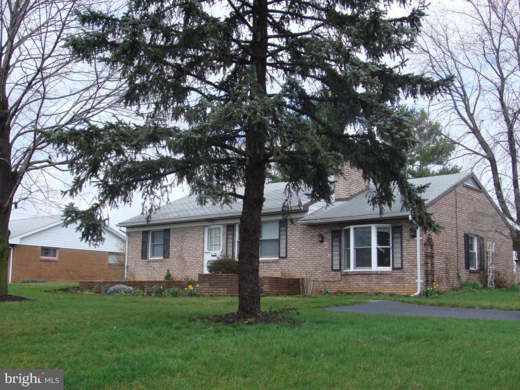 33 South Colebrook Road Manheim, PA 17545 - Photo 1 of 22