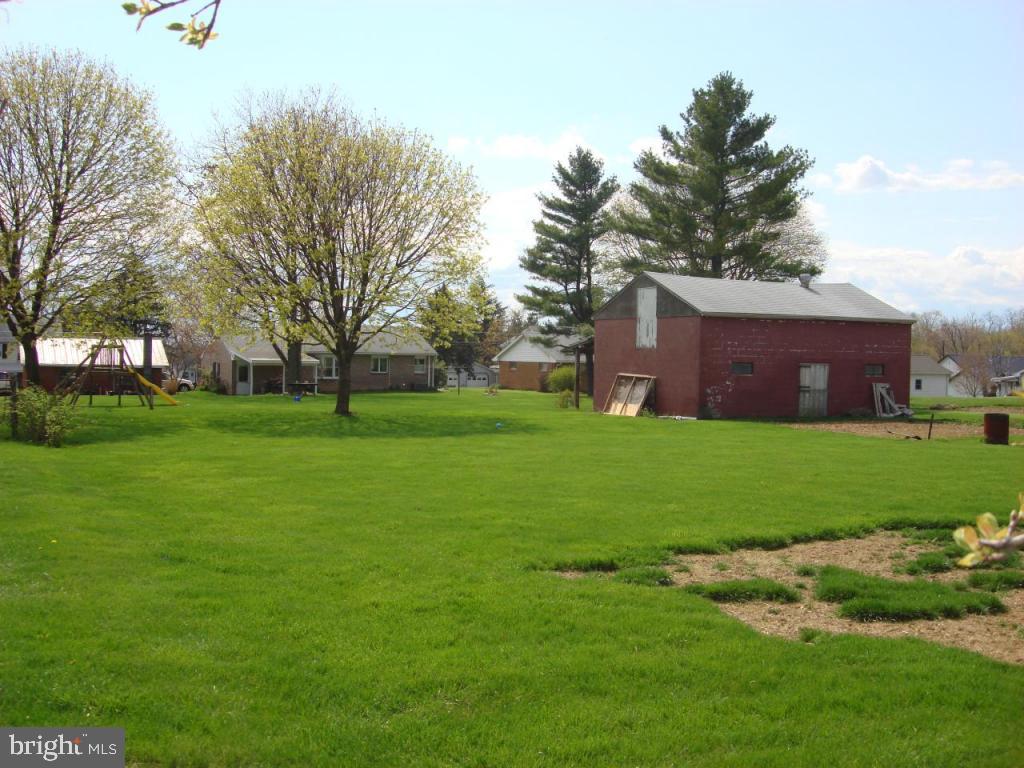 33 South Colebrook Road Manheim, PA 17545 - Photo 13 of 22
