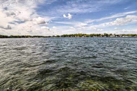 13147 Log Cabin Fenton, MI 48430 - Photo 37 of 38 20438743-36.JPG