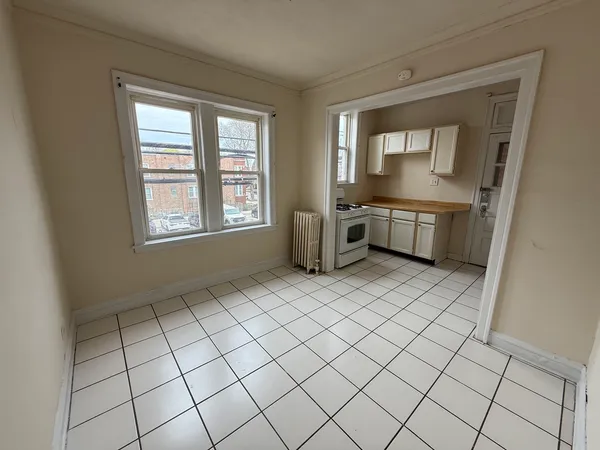 $1,200 | 2146 Gunderson Avenue, Unit 225, Berwyn, IL 60402