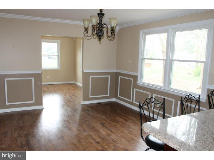 17 Lochatong Road Ewing, NJ 08628 - Photo 7 of 15 Dining Room