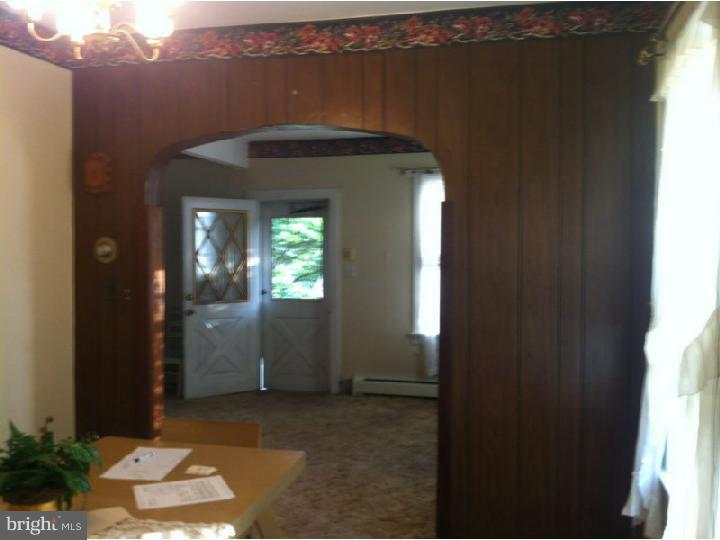 213 Chestnut Street Delran, NJ 08075 - Photo 10 of 20 Living Room