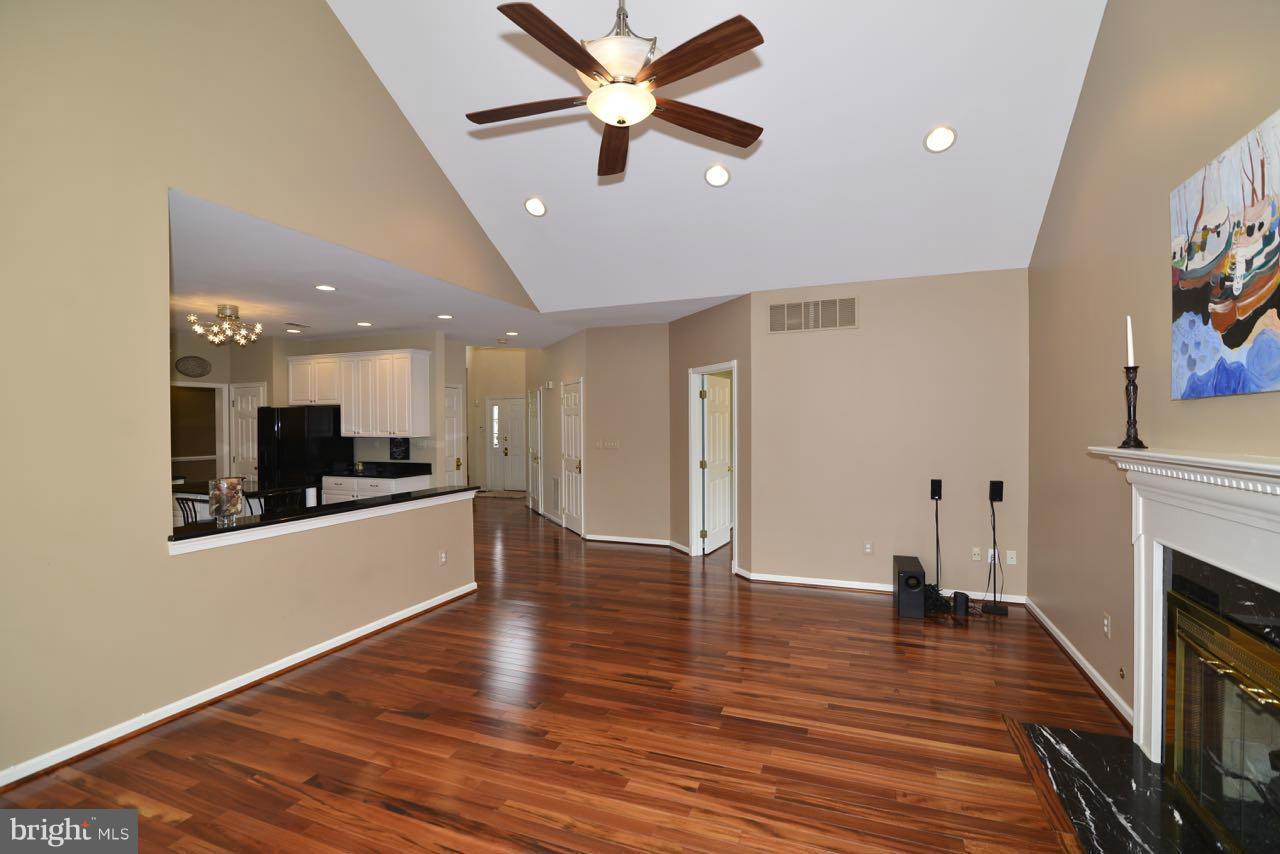 1301 Stable Farm Court Reston, VA 20194 - Photo 11 of 30 Family Room