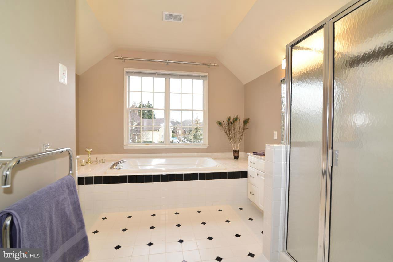 1301 Stable Farm Court Reston, VA 20194 - Photo 19 of 30 Bath (Master)