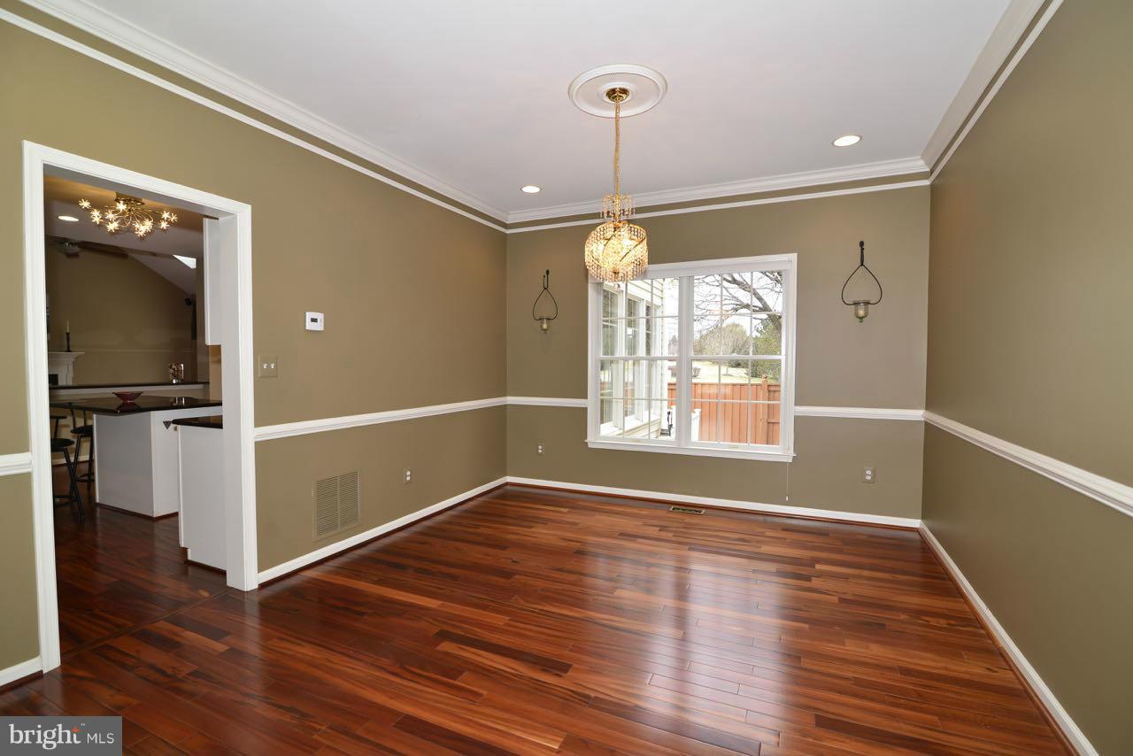 1301 Stable Farm Court Reston, VA 20194 - Photo 3 of 30 Dining Room