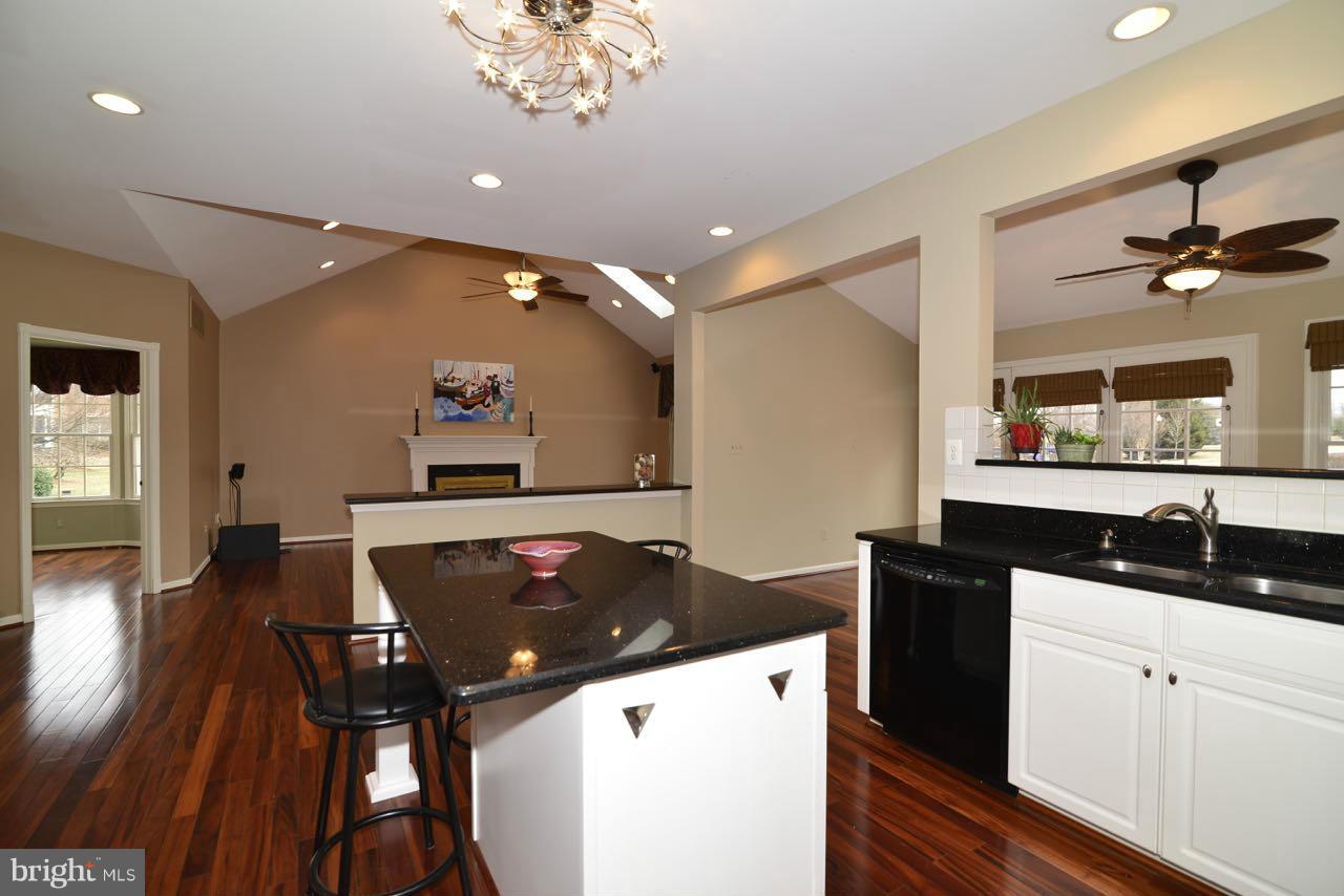1301 Stable Farm Court Reston, VA 20194 - Photo 9 of 30 Kitchen