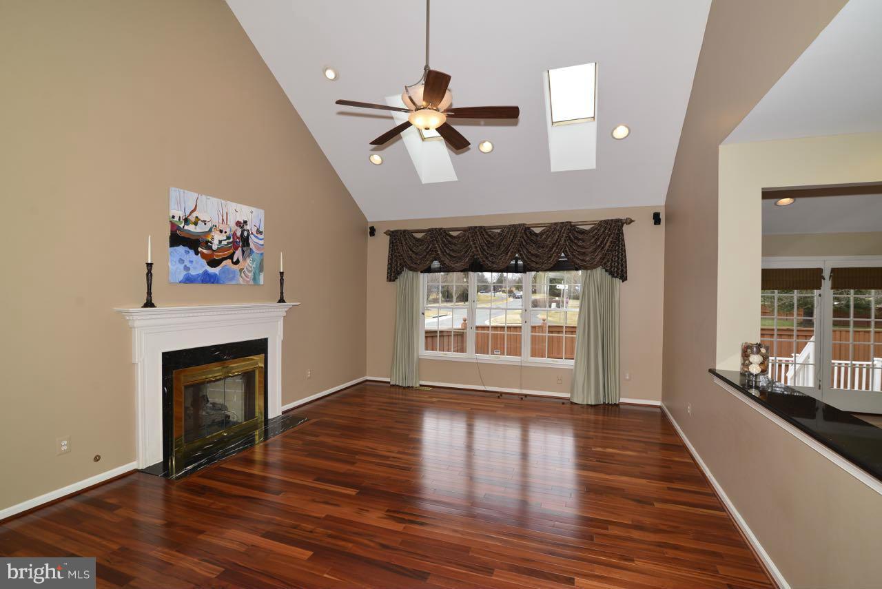 1301 Stable Farm Court Reston, VA 20194 - Photo 10 of 30 Family Room