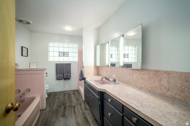 5310 North Canyon Road Provo, UT 84604 - Photo 22 of 29 Separate shower and tub