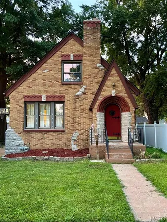 $189,000 | 111 East Olive Street, Staunton, IL 62088