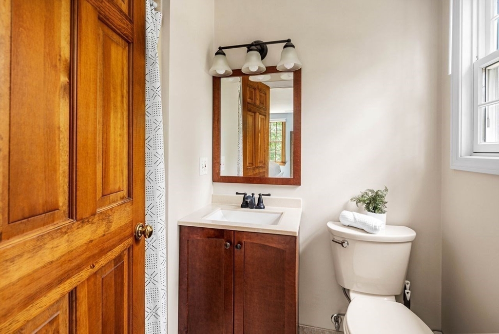 949 Webster Street Hanover, MA 02339 - Photo 16 of 24 Gallery Image 16