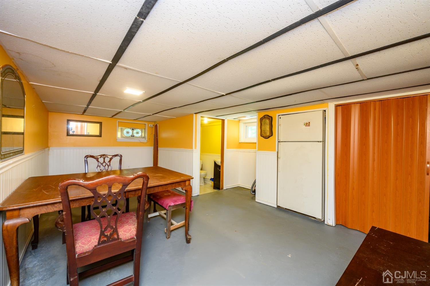 10 Stiles Road Warren, NJ 07059 - Photo 29 of 39 a room with furniture and window