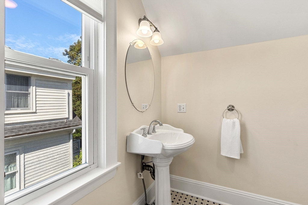 138 Lothrop Street Beverly, MA 01915 - Photo 35 of 42