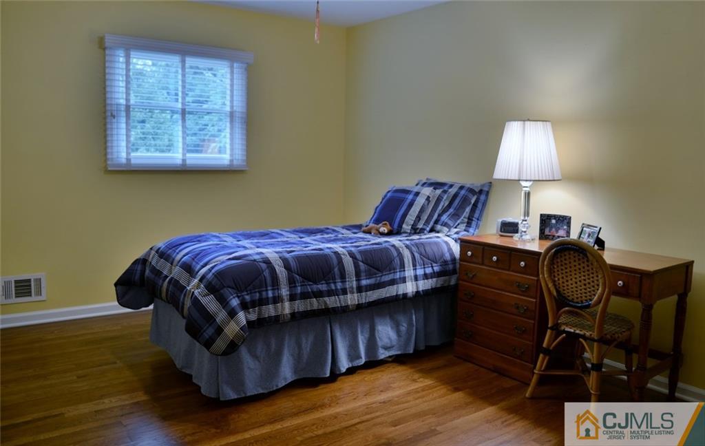 28 Boston Post Road East Brunswick, NJ 08816 - Photo 16 of 25 Gallery Image 16