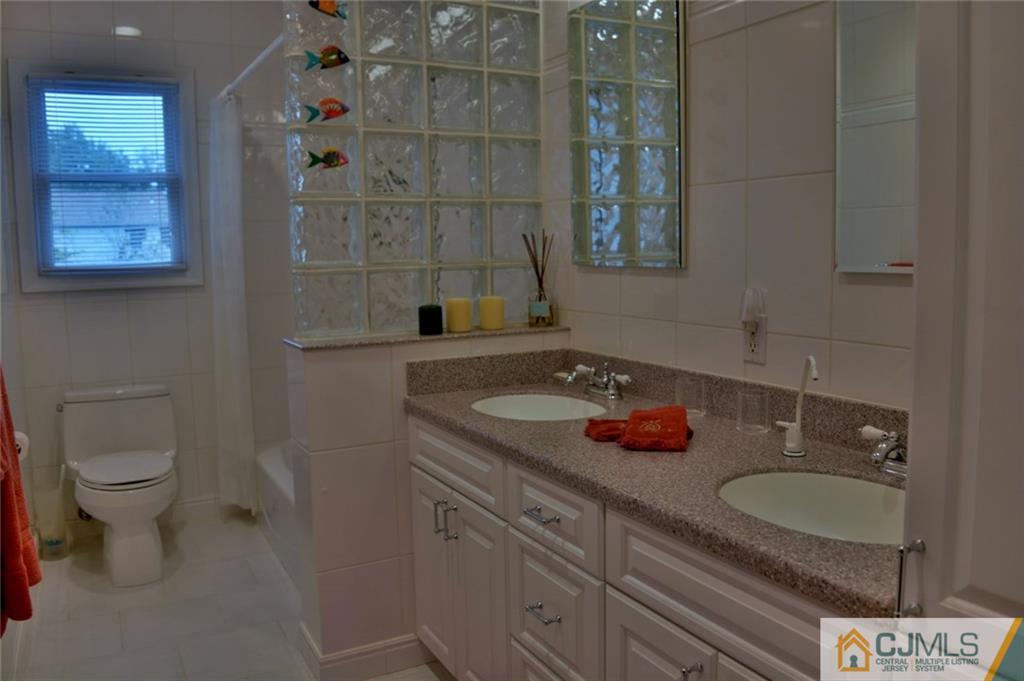 28 Boston Post Road East Brunswick, NJ 08816 - Photo 17 of 25 Gallery Image 17