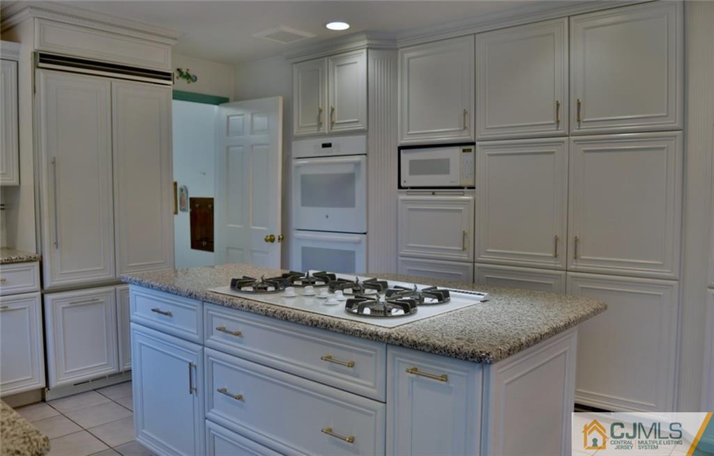 28 Boston Post Road East Brunswick, NJ 08816 - Photo 9 of 25 Gallery Image 9