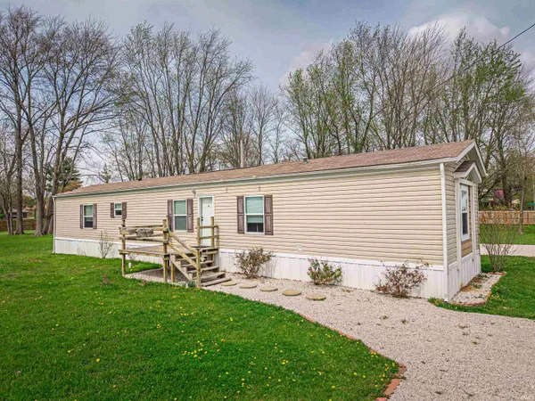 $144,000 | 4611 North Alford Locust Street, Petersburg, IN 47567