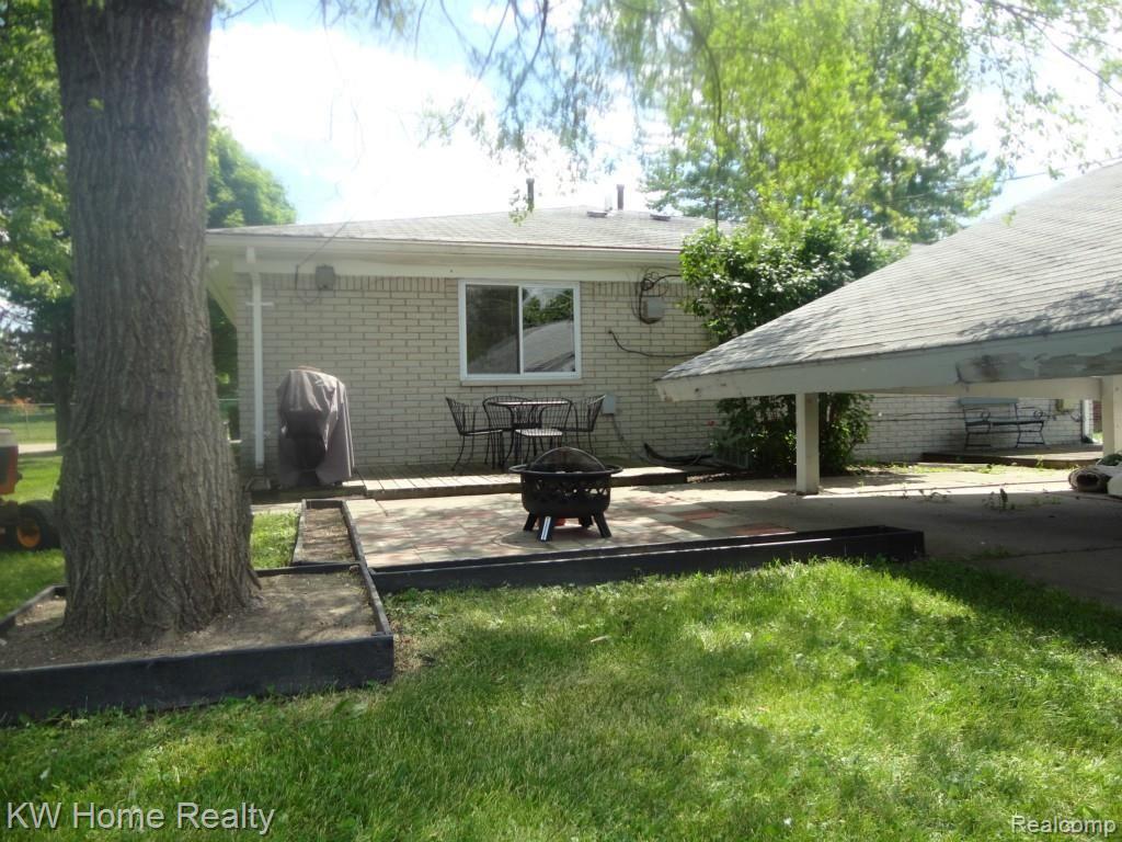 16951 General Fraser, MI 48026 - Photo 2 of 13