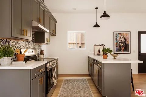 $1,495,000 | 2760 Fyler Place, Los Angeles, CA 90065