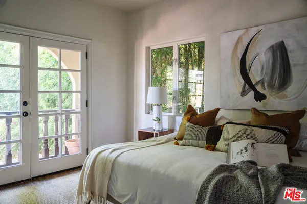 $1,999,000 | 3247 Bennett Drive, Los Angeles, CA 90068