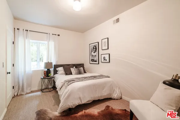 $1,999,000 | 3247 Bennett Drive, Los Angeles, CA 90068