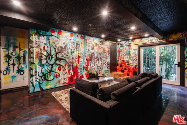 $1,999,000 | 3247 Bennett Drive, Los Angeles, CA 90068