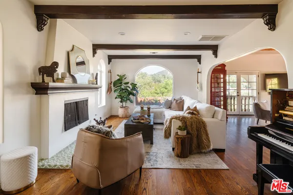 $1,999,000 | 3247 Bennett Drive, Los Angeles, CA 90068