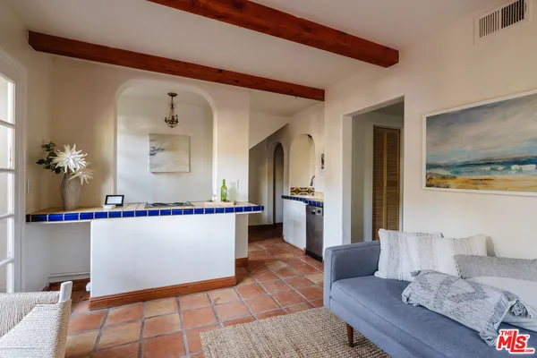 $1,999,000 | 3247 Bennett Drive, Los Angeles, CA 90068