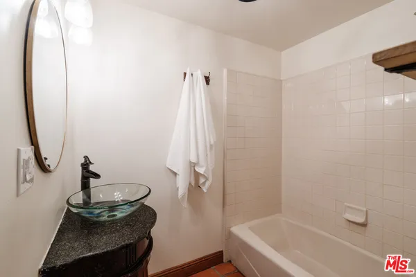 $1,999,000 | 3247 Bennett Drive, Los Angeles, CA 90068